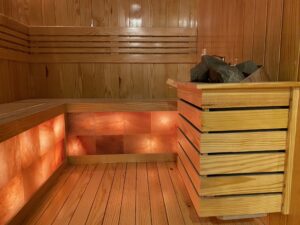 Thi Công Phòng Xông Hơi Khô Đá Muối Cho Khách Sạn Camelia Đà Lạt