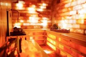 6 lợi ích của xông hơi đá muối với sức khỏe người dùng